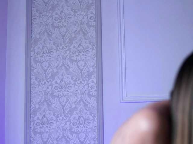 RobertaRosetti live cam profile