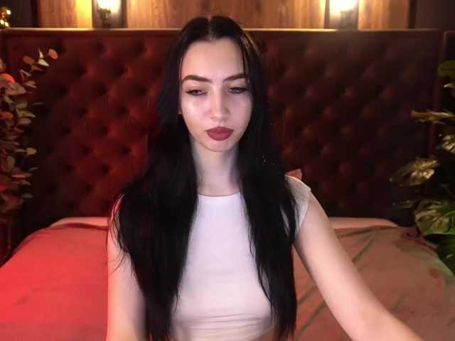 le modèle WildKittenX est en webcam porno dans un show sur le site bongacams, il possède les tags suivants: White/Caucasian,Brunette,Shaved