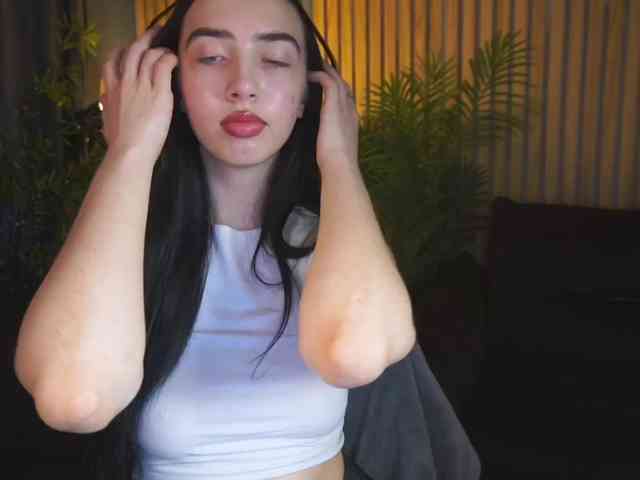 WildKittenX webcam
