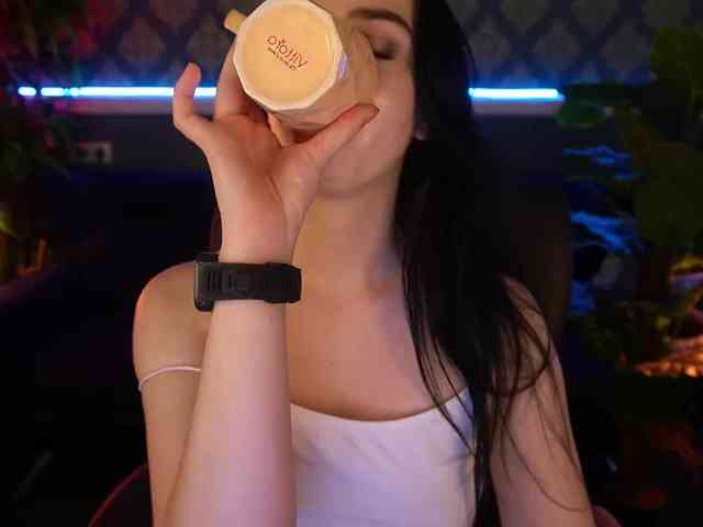 WildKittenX webcam