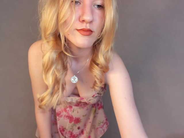  Mariel-Brown chat room