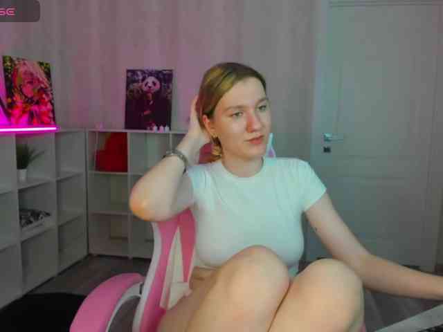 Mariel-Brown webcam