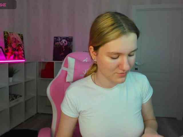 Mariel-Brown webcam