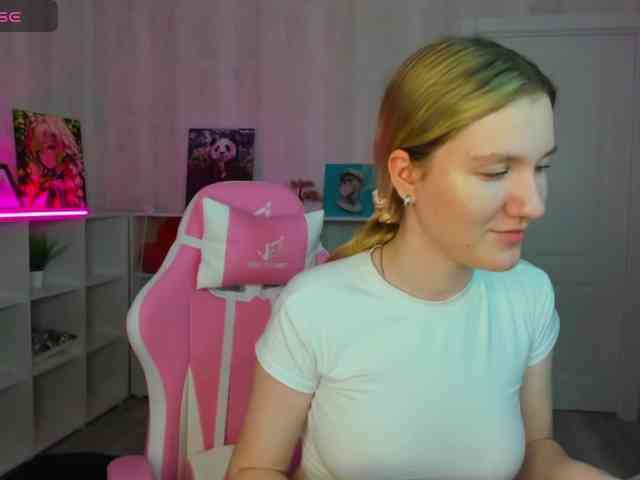 Mariel-Brown webcam