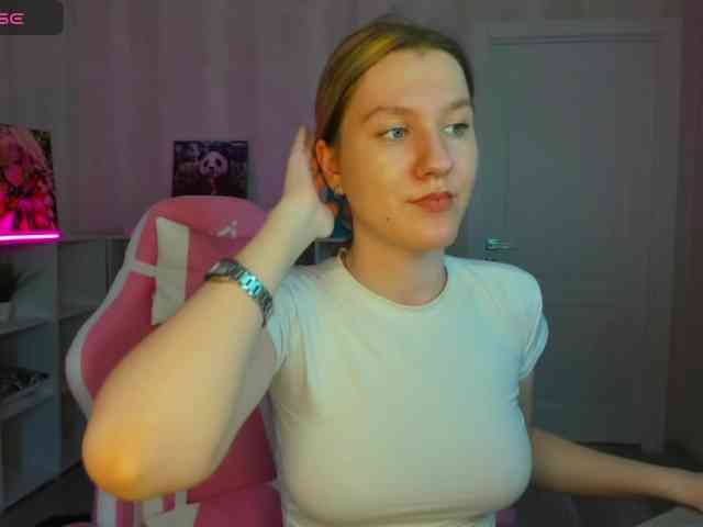 Mariel-Brown webcam