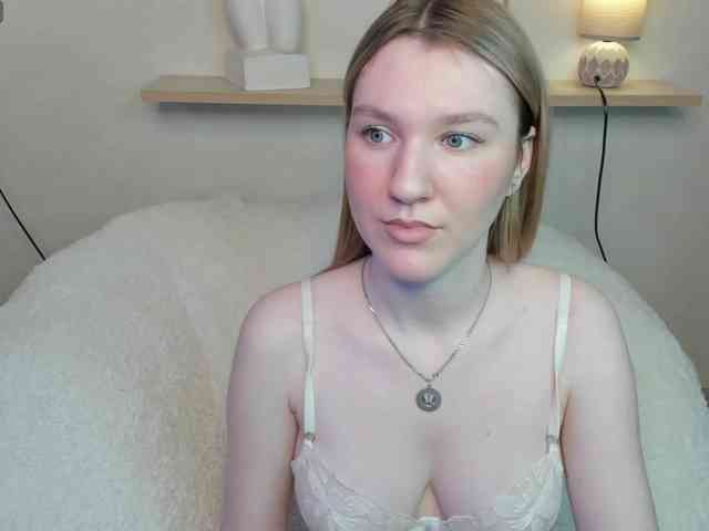 Mariel-Brown webcam