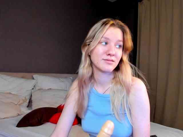 Mariel-Brown webcam