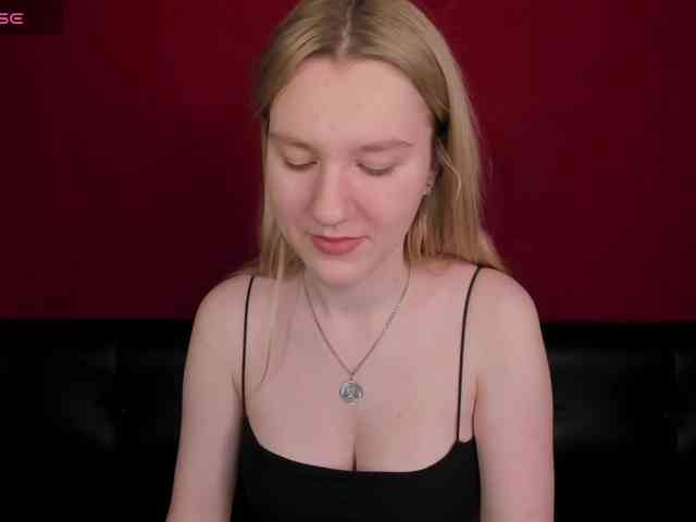 Mariel-Brown webcam