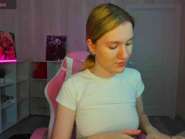 video chat Mariel-Brown