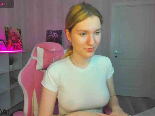 Mariel-Brown webcam