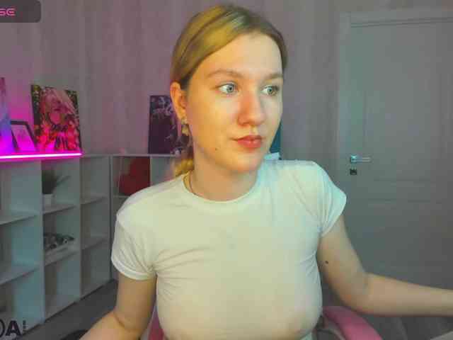 Mariel-Brown webcam