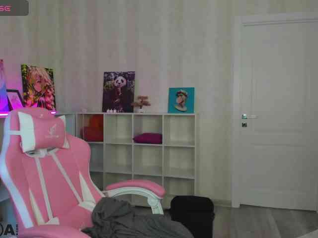 Mariel-Brown webcam