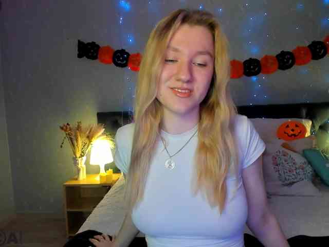 Mariel-Brown webcam