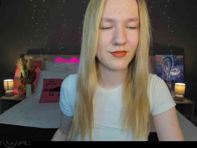 Mariel-Brown webcam