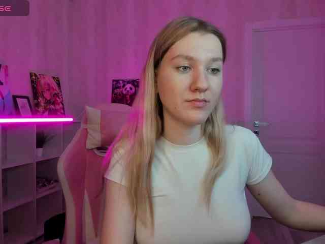 Mariel-Brown webcam