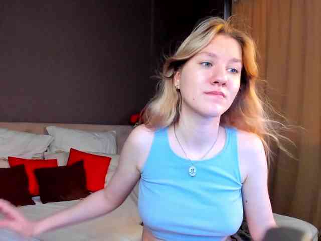 Mariel-Brown webcam
