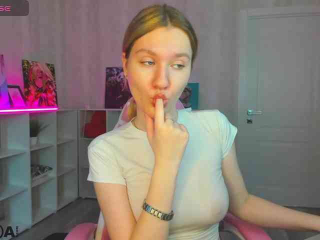 Mariel-Brown webcam