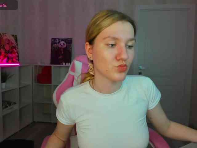 Mariel-Brown webcam