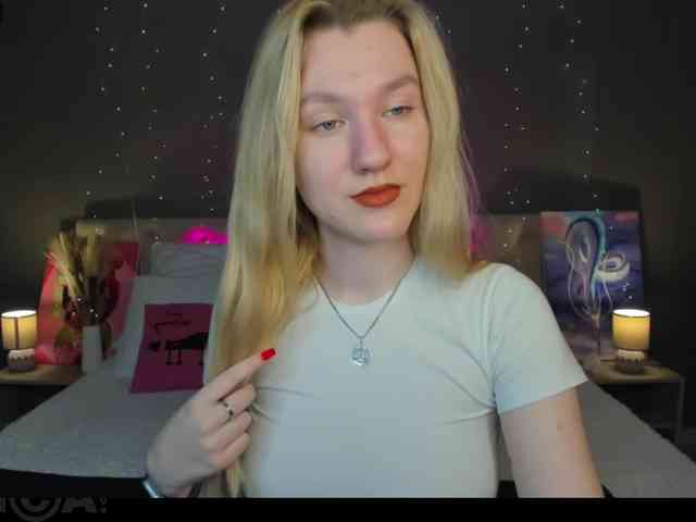 Mariel-Brown webcam