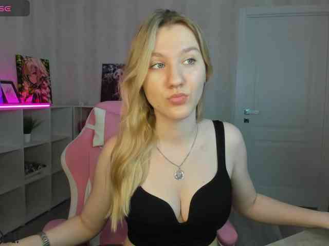 Mariel-Brown webcam