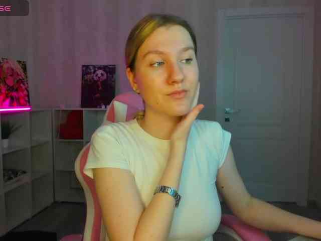 Mariel-Brown webcam