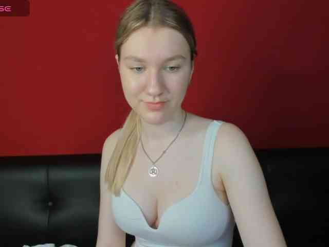 Mariel-Brown webcam