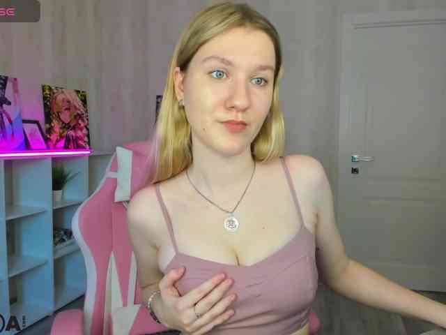 Mariel-Brown webcam