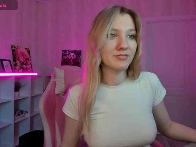 Mariel-Brown webcam