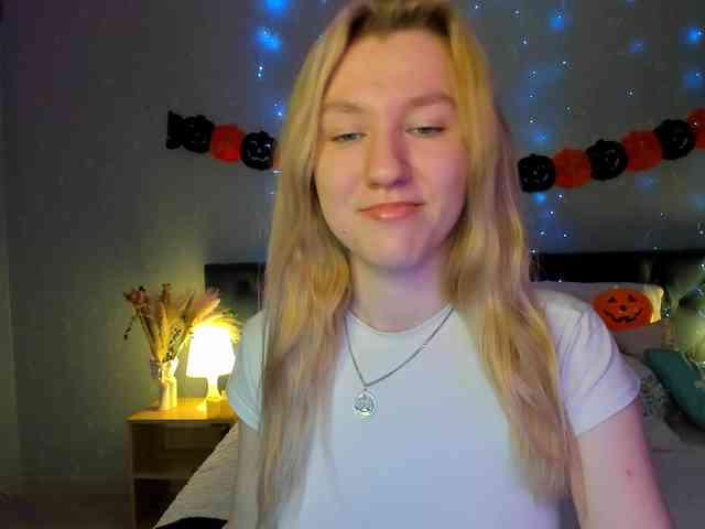 Mariel-Brown webcam