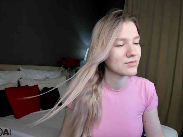 Mariel-Brown webcam