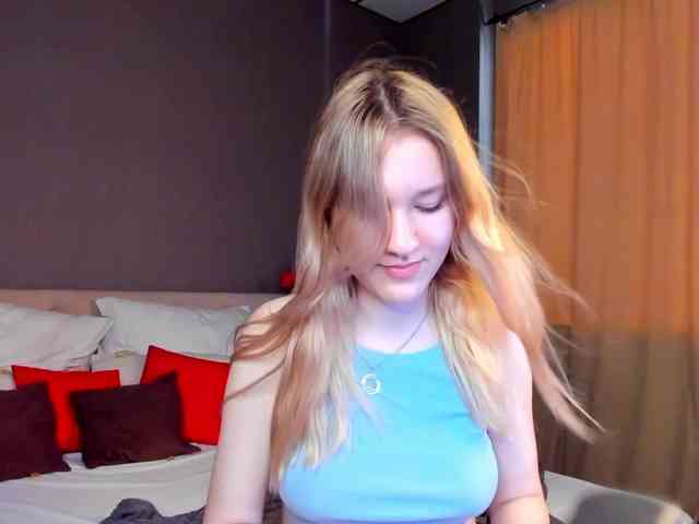 Mariel-Brown webcam