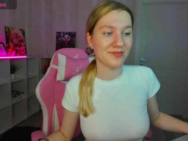 Mariel-Brown webcam