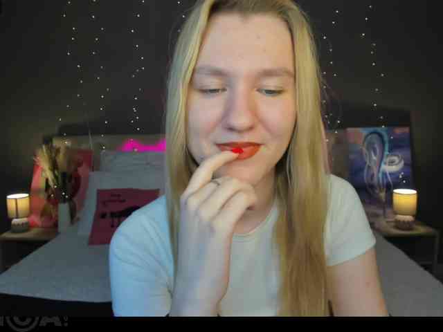 Mariel-Brown webcam