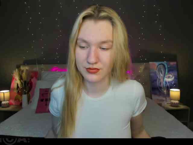 Mariel-Brown webcam