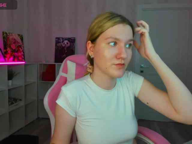 Mariel-Brown webcam