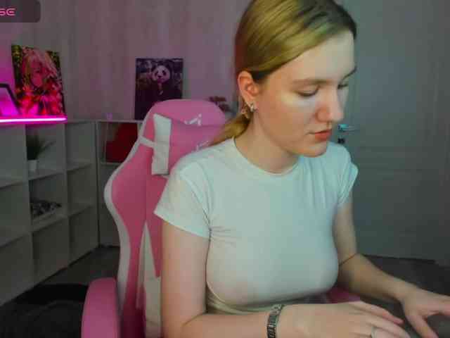 Mariel-Brown webcam
