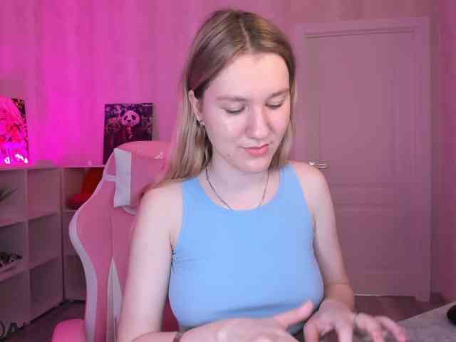 Mariel-Brown webcam