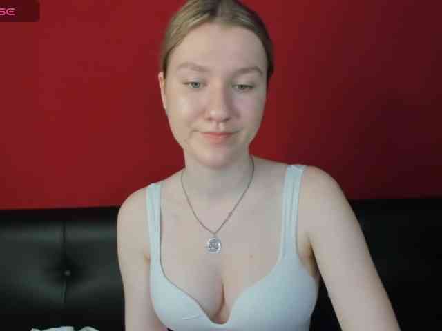 Mariel-Brown webcam