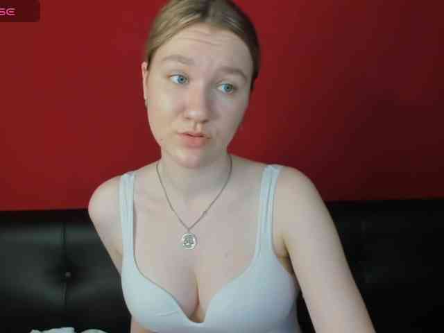 Mariel-Brown webcam