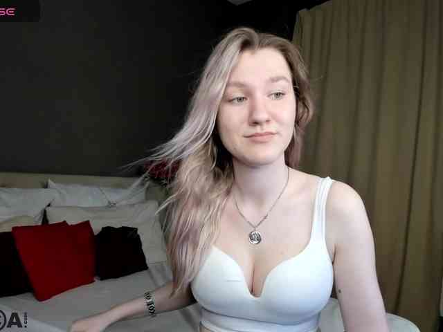 Mariel-Brown webcam