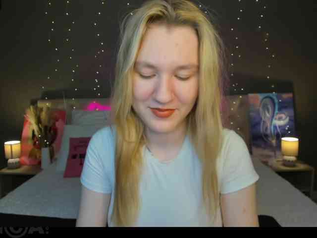 Mariel-Brown webcam