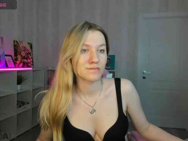 Mariel-Brown webcam