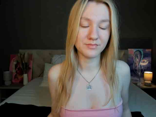 Mariel-Brown webcam