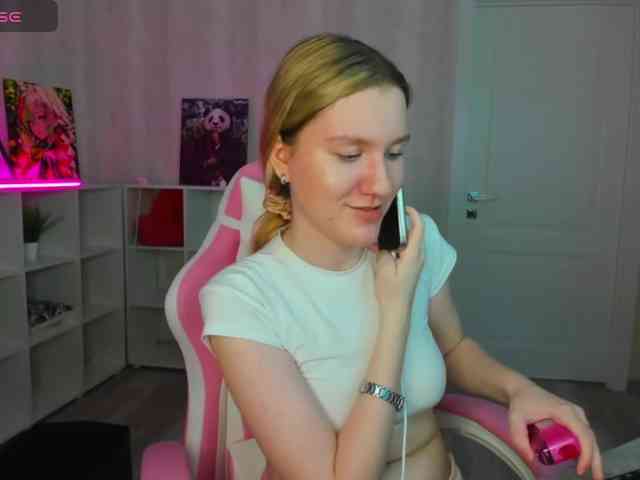 Mariel-Brown webcam
