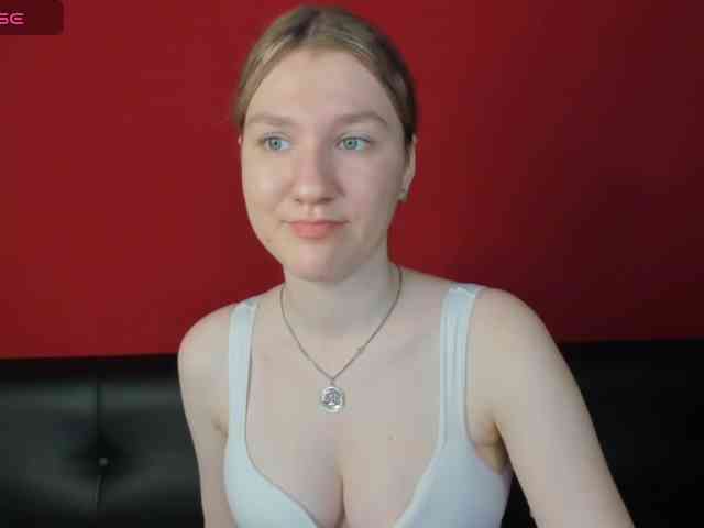 Mariel-Brown webcam