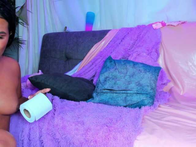 hotties-kittens's BongaCams show and profile