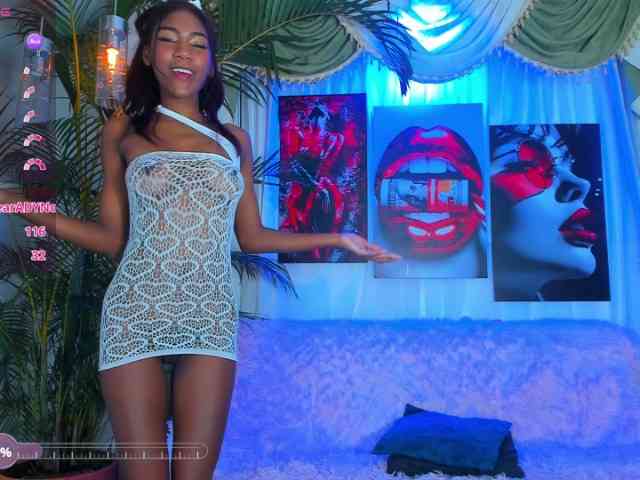 hotties-kittens webcam