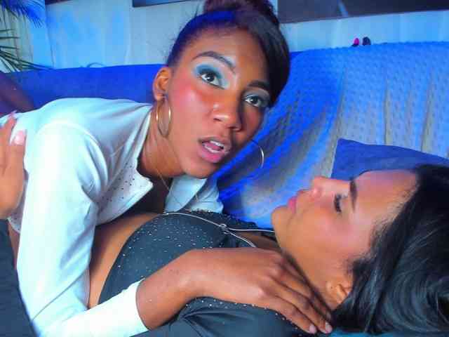 hotties-kittens webcam