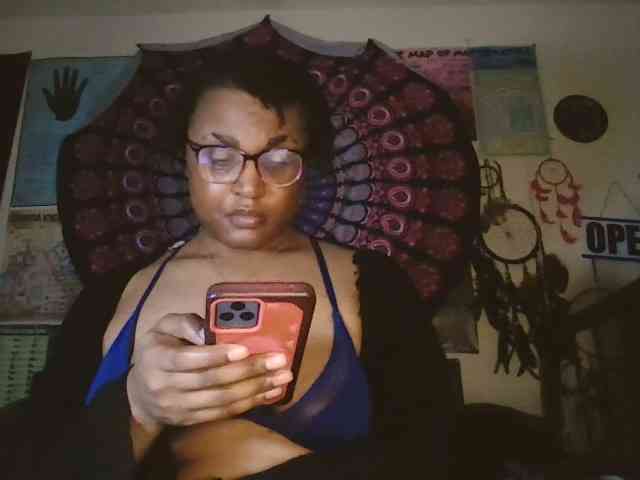 GardeniaFields Live Webcam on BongaCams