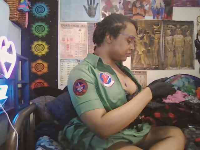 GardeniaFields Live Webcam on BongaCams